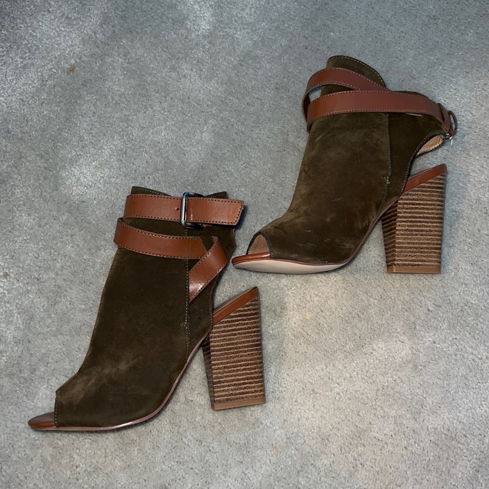 Just Fab hunter green leather heels